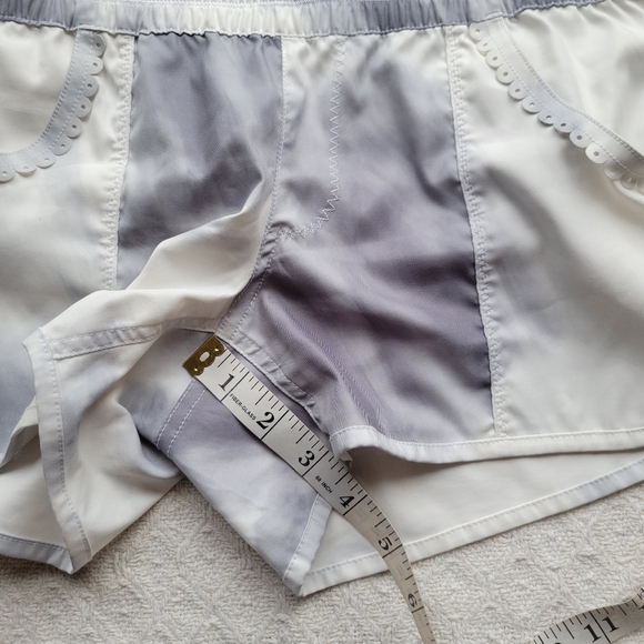 Lululemon Paradise Shorts Casual Active Beach Tie Dye Mini Shorts - Picture 5 of 7